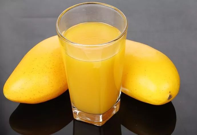Fresh mango juice pulp